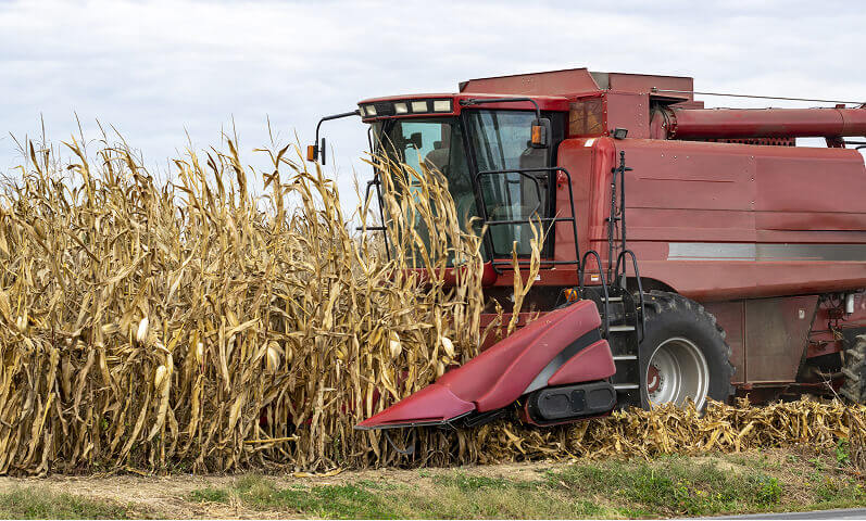 Posso receber benefício do INSS após um acidente com trator ou colheitadeira?