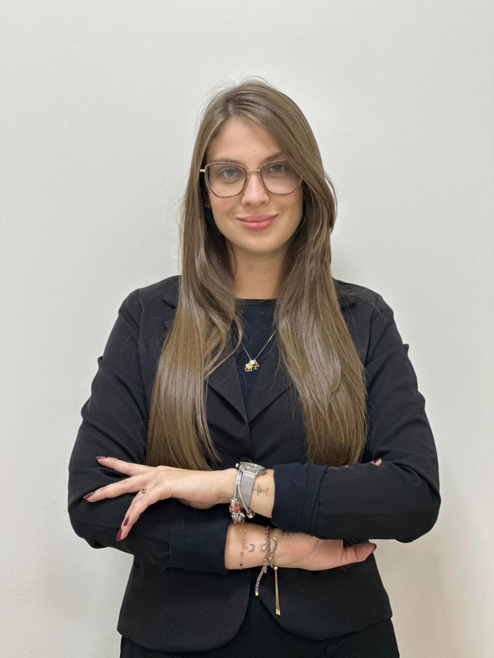 Letícia Barbosa Canavezi